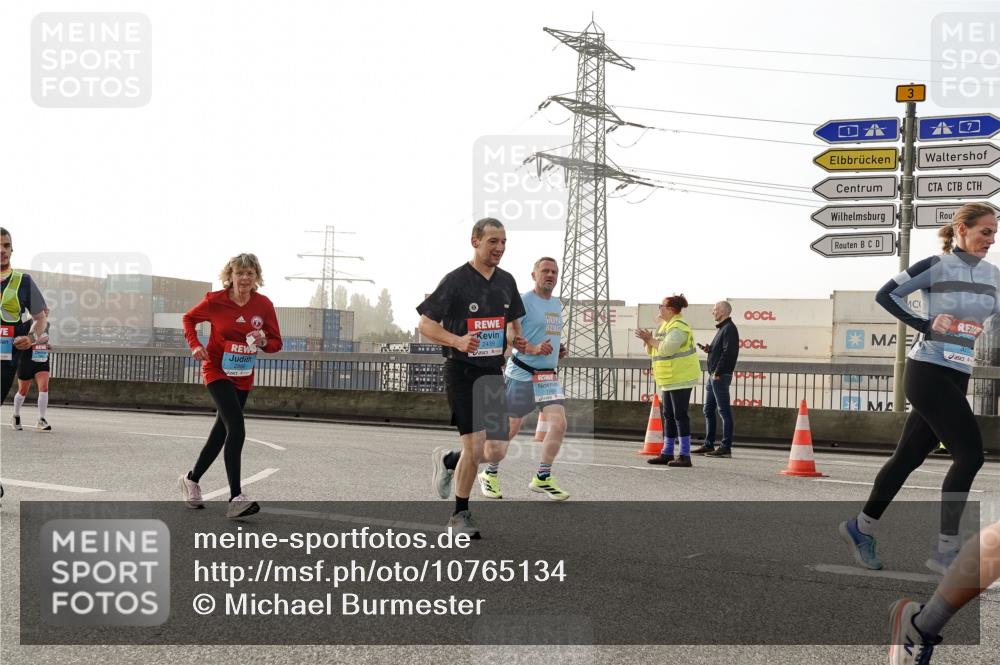 03.10.2026 - Köhlbrandbrückenlauf Michael Burmester http://msf.ph/oto/10765134 03.10.2026 09:19:16 Position 3 3, 2439 meine-sportfotos.de