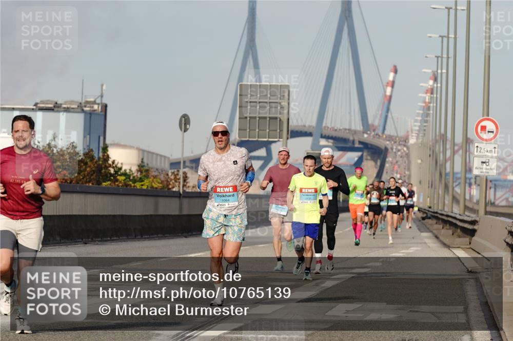 03.10.2026 - Köhlbrandbrückenlauf Michael Burmester http://msf.ph/oto/10765139 03.10.2026 09:41:55 Position 3 42, 195, 1064, 2135, 12, 5 meine-sportfotos.de