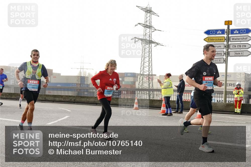 03.10.2026 - Köhlbrandbrückenlauf Michael Burmester http://msf.ph/oto/10765140 03.10.2026 09:19:17 Position 3 1882, 3, 2439 meine-sportfotos.de