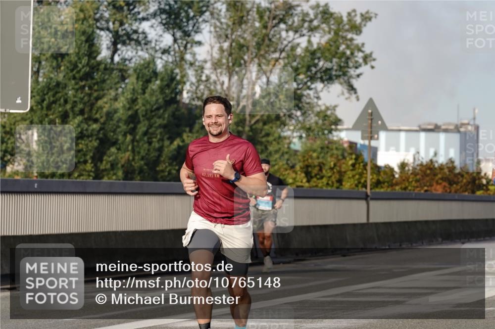 03.10.2026 - Köhlbrandbrückenlauf Michael Burmester http://msf.ph/oto/10765148 03.10.2026 09:41:57 Position 3 42, 195 meine-sportfotos.de