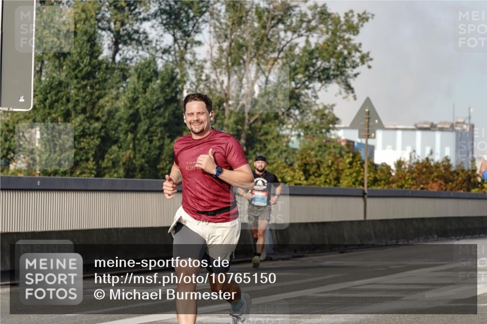 03.10.2026 - Köhlbrandbrückenlauf Michael Burmester http://msf.ph/oto/10765150 03.10.2026 09:41:58 Position 3 42, 195 meine-sportfotos.de