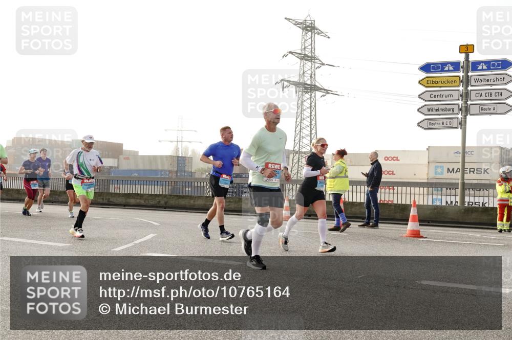 03.10.2026 - Köhlbrandbrückenlauf Michael Burmester http://msf.ph/oto/10765164 03.10.2026 09:19:20 Position 3  meine-sportfotos.de