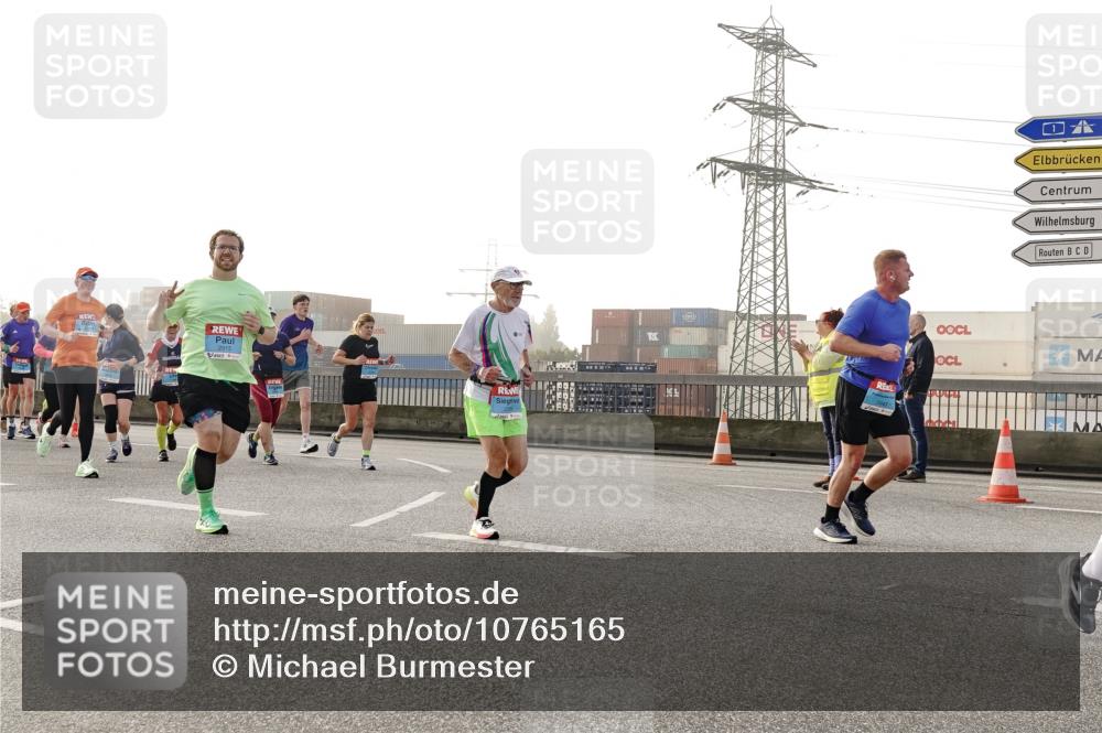 03.10.2026 - Köhlbrandbrückenlauf Michael Burmester http://msf.ph/oto/10765165 03.10.2026 09:19:21 Position 3 1 meine-sportfotos.de