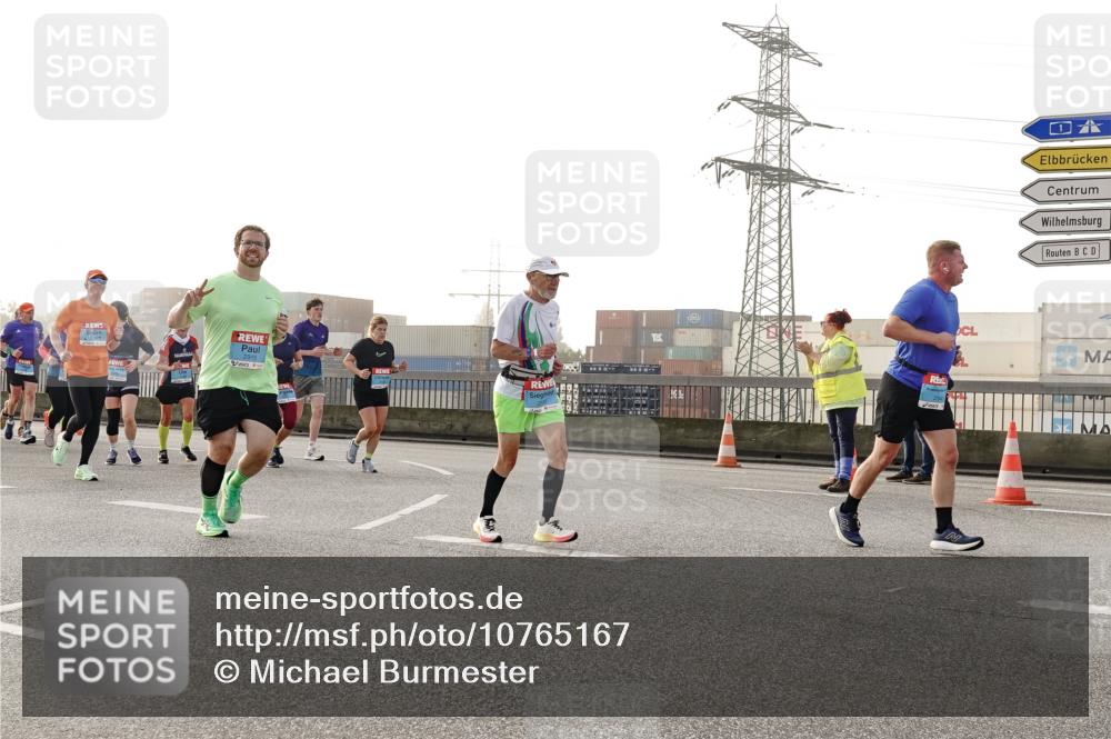 03.10.2026 - Köhlbrandbrückenlauf Michael Burmester http://msf.ph/oto/10765167 03.10.2026 09:19:21 Position 3  meine-sportfotos.de