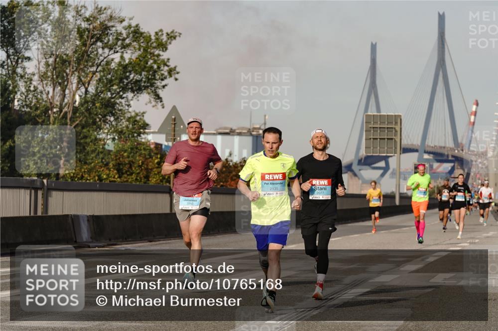 03.10.2026 - Köhlbrandbrückenlauf Michael Burmester http://msf.ph/oto/10765168 03.10.2026 09:42:02 Position 3 3710, 2135, 2077 meine-sportfotos.de