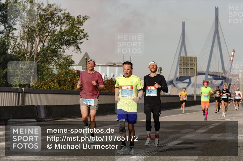 03.10.2026 - Köhlbrandbrückenlauf Michael Burmester http://msf.ph/oto/10765172 03.10.2026 09:42:02 Position 3 3710, 2135, 2077 meine-sportfotos.de