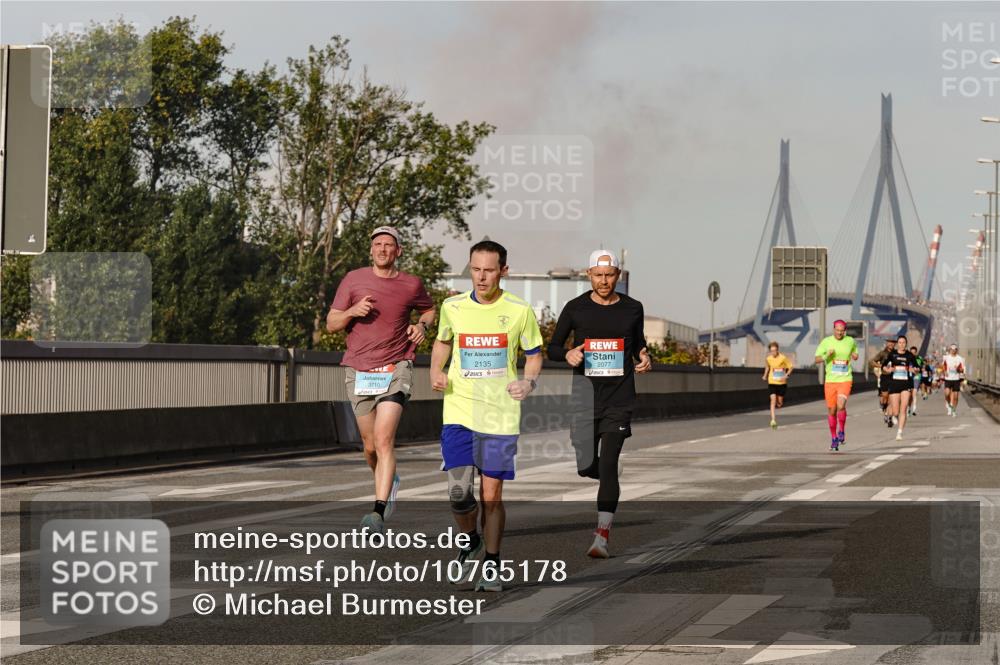 03.10.2026 - Köhlbrandbrückenlauf Michael Burmester http://msf.ph/oto/10765178 03.10.2026 09:42:03 Position 3 3710, 2135, 2077 meine-sportfotos.de