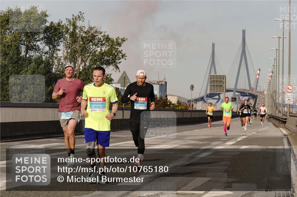 03.10.2026 - Köhlbrandbrückenlauf Michael Burmester http://msf.ph/oto/10765180 03.10.2026 09:42:04 Position 3 3710, 2135, 2077, 12, 5 meine-sportfotos.de