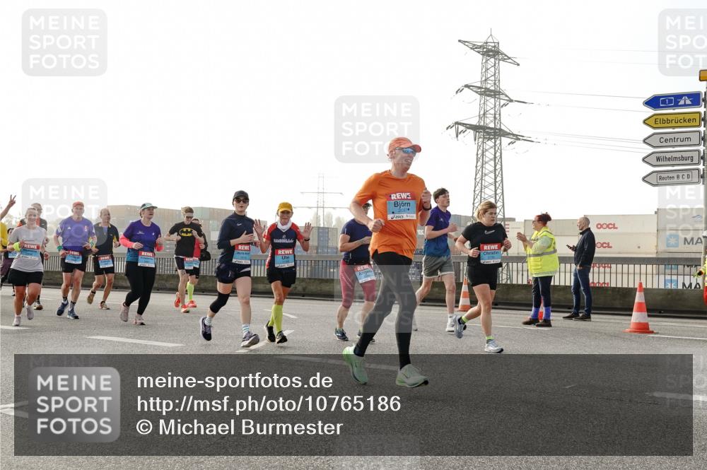 03.10.2026 - Köhlbrandbrückenlauf Michael Burmester http://msf.ph/oto/10765186 03.10.2026 09:19:23 Position 3  meine-sportfotos.de