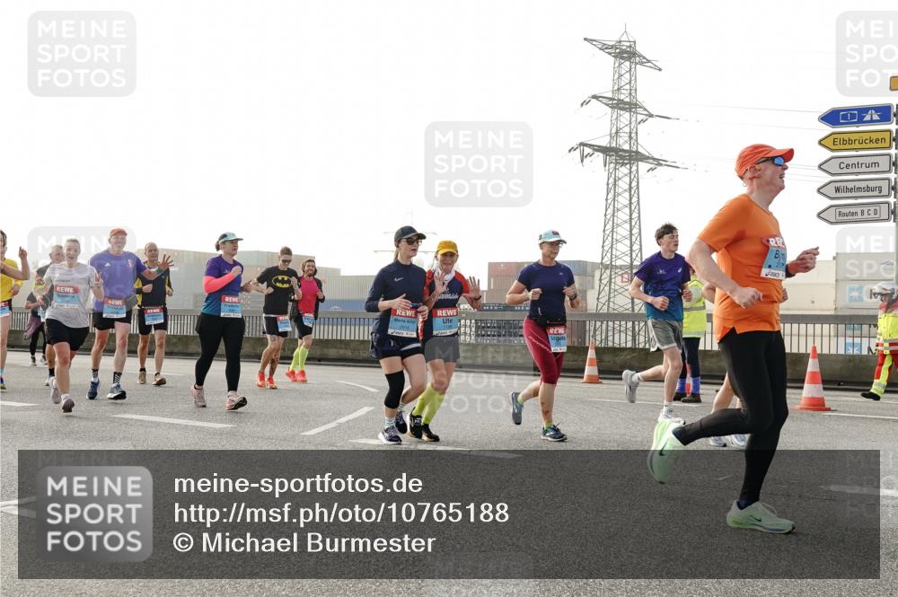 03.10.2026 - Köhlbrandbrückenlauf Michael Burmester http://msf.ph/oto/10765188 03.10.2026 09:19:24 Position 3 2618 meine-sportfotos.de