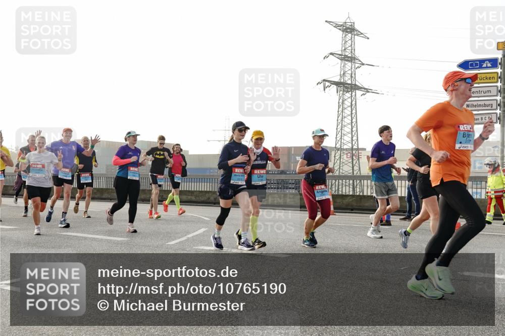 03.10.2026 - Köhlbrandbrückenlauf Michael Burmester http://msf.ph/oto/10765190 03.10.2026 09:19:24 Position 3  meine-sportfotos.de