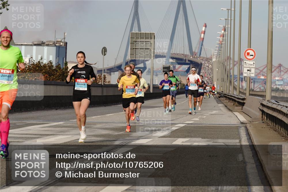 03.10.2026 - Köhlbrandbrückenlauf Michael Burmester http://msf.ph/oto/10765206 03.10.2026 09:42:12 Position 3 1702, 1425, 12, 5, 58 meine-sportfotos.de