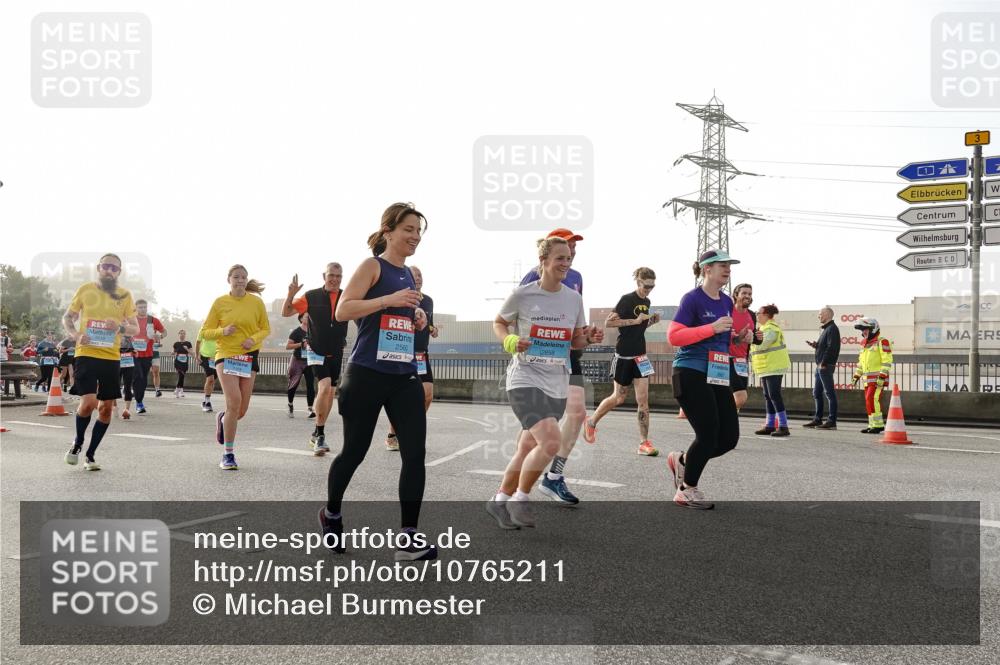 03.10.2026 - Köhlbrandbrückenlauf Michael Burmester http://msf.ph/oto/10765211 03.10.2026 09:19:26 Position 3 2560, 2658, 3 meine-sportfotos.de