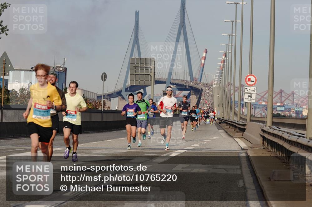 03.10.2026 - Köhlbrandbrückenlauf Michael Burmester http://msf.ph/oto/10765220 03.10.2026 09:42:17 Position 3 1296, 2166, 12, 5 meine-sportfotos.de
