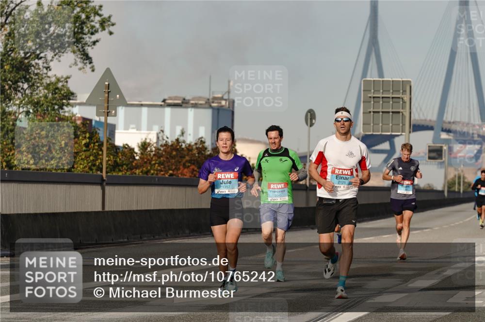 03.10.2026 - Köhlbrandbrückenlauf Michael Burmester http://msf.ph/oto/10765242 03.10.2026 09:42:22 Position 3 2125, 1357, 2045 meine-sportfotos.de