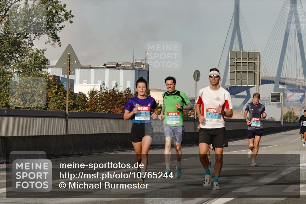 03.10.2026 - Köhlbrandbrückenlauf Michael Burmester http://msf.ph/oto/10765244 03.10.2026 09:42:22 Position 3 357, 2125, 2045 meine-sportfotos.de