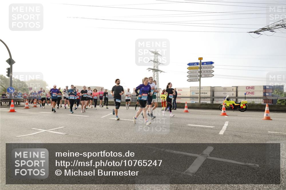 03.10.2026 - Köhlbrandbrückenlauf Michael Burmester http://msf.ph/oto/10765247 03.10.2026 09:19:32 Position 3 3 meine-sportfotos.de