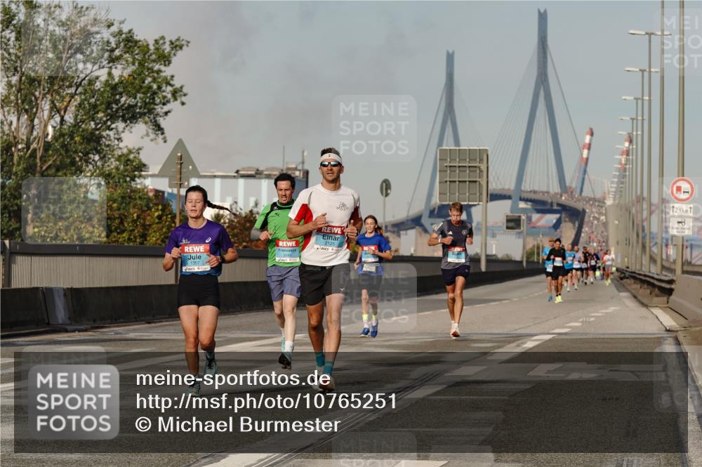 03.10.2026 - Köhlbrandbrückenlauf Michael Burmester http://msf.ph/oto/10765251 03.10.2026 09:42:24 Position 3 1357, 2045, 2125, 12, 5, 1 meine-sportfotos.de