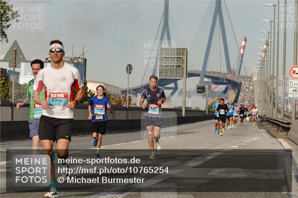 03.10.2026 - Köhlbrandbrückenlauf Michael Burmester http://msf.ph/oto/10765254 03.10.2026 09:42:25 Position 3 204, 2125, 2278, 1142, 12, 5 meine-sportfotos.de