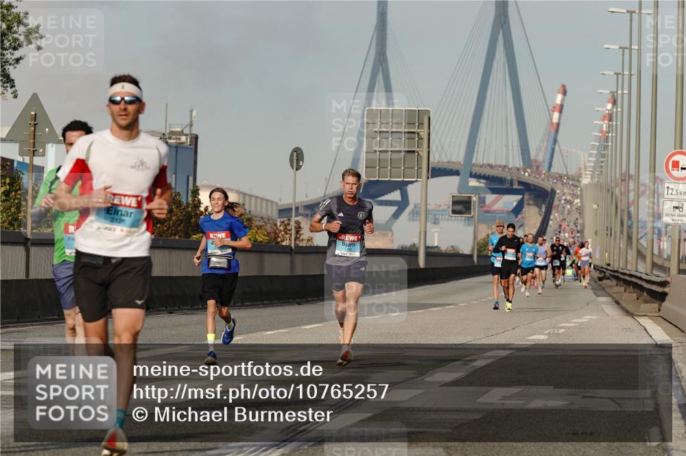 03.10.2026 - Köhlbrandbrückenlauf Michael Burmester http://msf.ph/oto/10765257 03.10.2026 09:42:25 Position 3 2125, 12, 5 meine-sportfotos.de