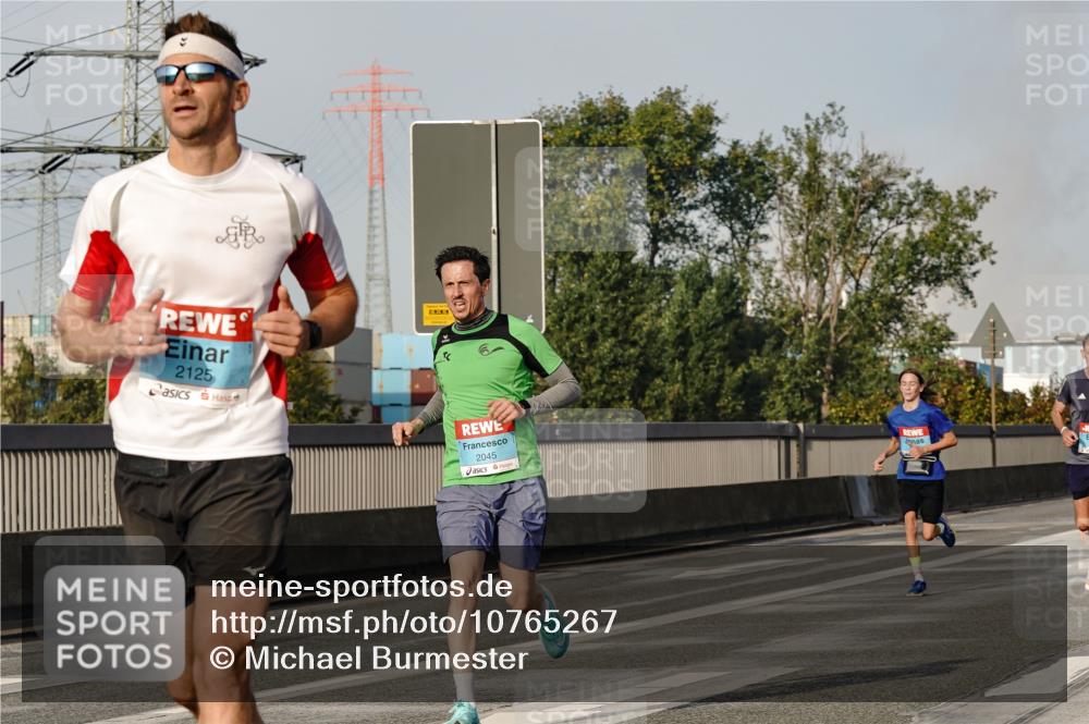03.10.2026 - Köhlbrandbrückenlauf Michael Burmester http://msf.ph/oto/10765267 03.10.2026 09:42:29 Position 3 2125, 809, 2045 meine-sportfotos.de