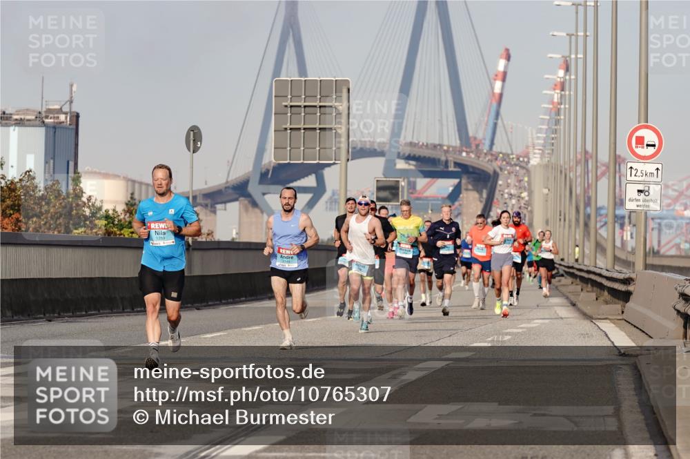 03.10.2026 - Köhlbrandbrückenlauf Michael Burmester http://msf.ph/oto/10765307 03.10.2026 09:42:47 Position 3 12, 5, 58 meine-sportfotos.de