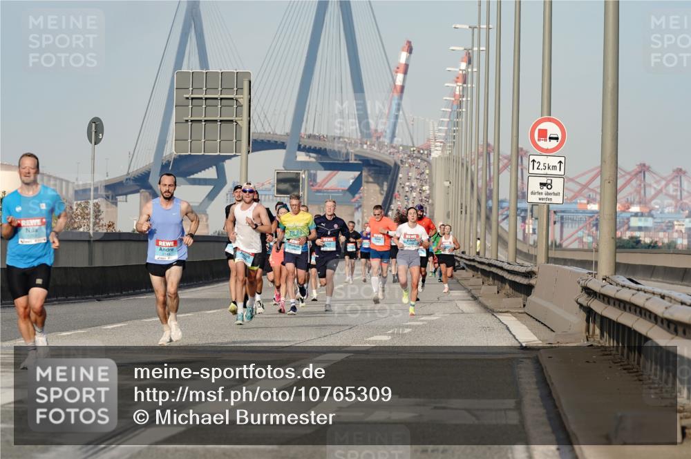 03.10.2026 - Köhlbrandbrückenlauf Michael Burmester http://msf.ph/oto/10765309 03.10.2026 09:42:48 Position 3 2149, 12, 5, 58 meine-sportfotos.de
