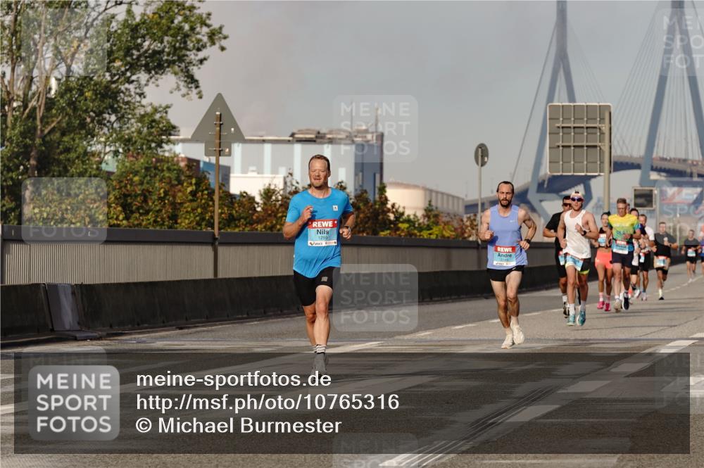 03.10.2026 - Köhlbrandbrückenlauf Michael Burmester http://msf.ph/oto/10765316 03.10.2026 09:42:50 Position 3 1259, 2149 meine-sportfotos.de