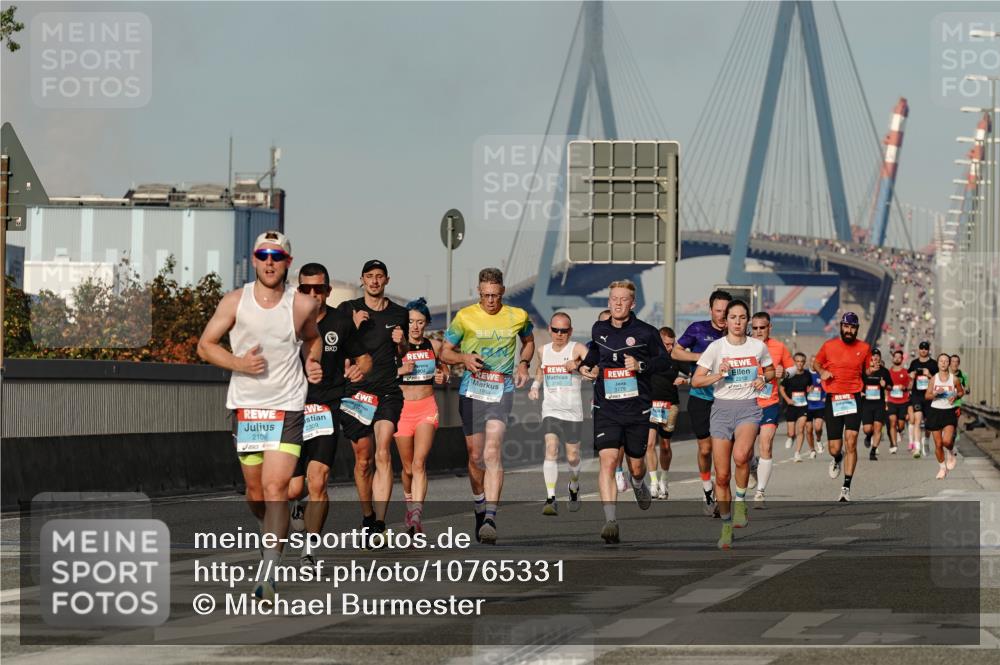 03.10.2026 - Köhlbrandbrückenlauf Michael Burmester http://msf.ph/oto/10765331 03.10.2026 09:42:56 Position 3 2108, 2309, 5, 2218, 2195, 3779 meine-sportfotos.de