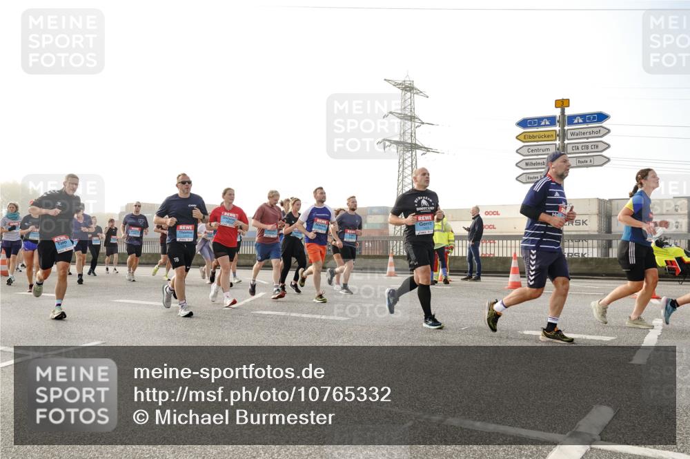 03.10.2026 - Köhlbrandbrückenlauf Michael Burmester http://msf.ph/oto/10765332 03.10.2026 09:19:41 Position 3  meine-sportfotos.de