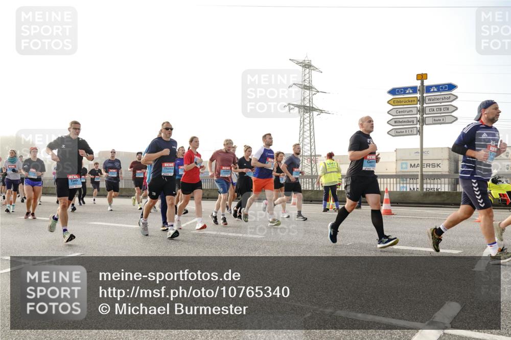 03.10.2026 - Köhlbrandbrückenlauf Michael Burmester http://msf.ph/oto/10765340 03.10.2026 09:19:41 Position 3  meine-sportfotos.de
