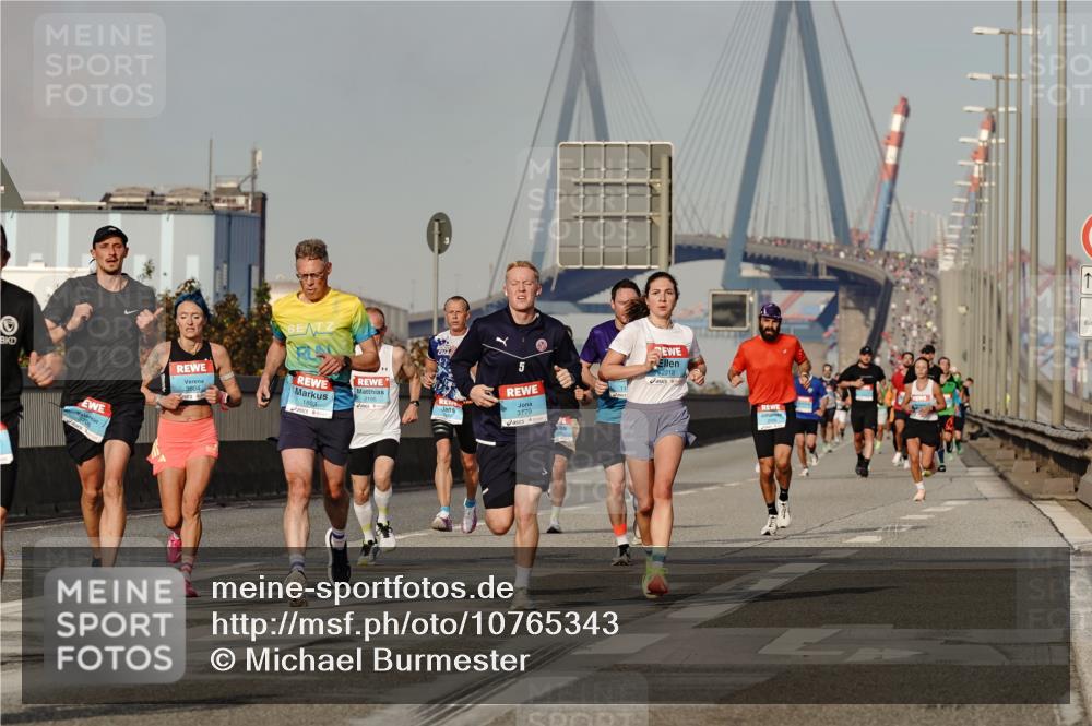 03.10.2026 - Köhlbrandbrückenlauf Michael Burmester http://msf.ph/oto/10765343 03.10.2026 09:43:00 Position 3 5, 3779, 2218, 2195, 1803, 3804 meine-sportfotos.de
