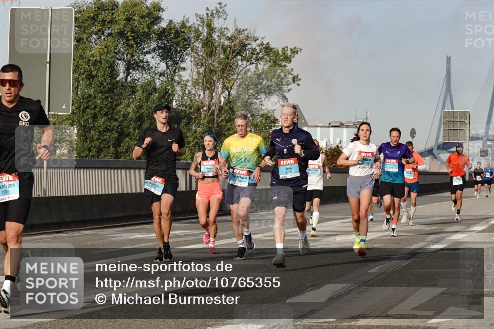 03.10.2026 - Köhlbrandbrückenlauf Michael Burmester http://msf.ph/oto/10765355 03.10.2026 09:43:04 Position 3 2309, 1803, 5, 3779, 2195, 2218 meine-sportfotos.de