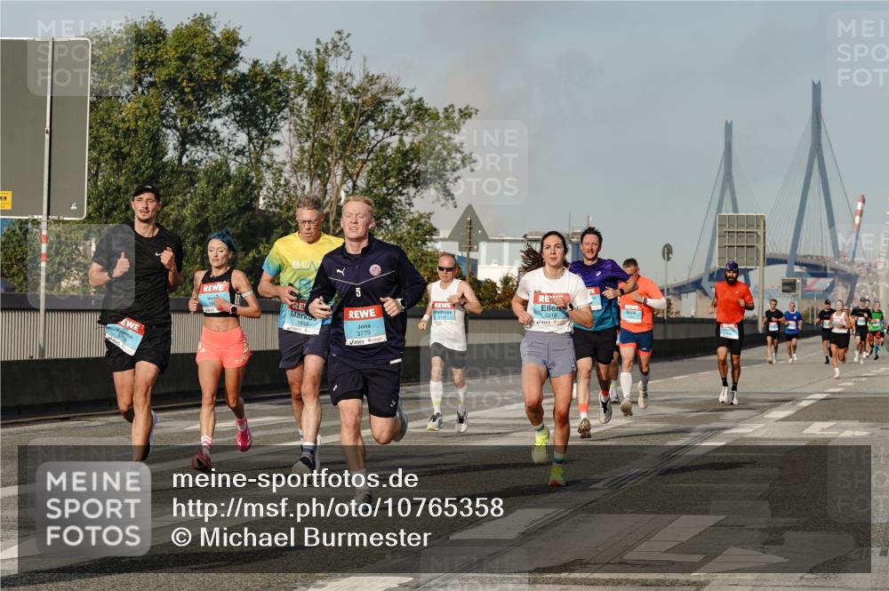 03.10.2026 - Köhlbrandbrückenlauf Michael Burmester http://msf.ph/oto/10765358 03.10.2026 09:43:05 Position 3 1803, 5, 3779, 2195, 2218 meine-sportfotos.de