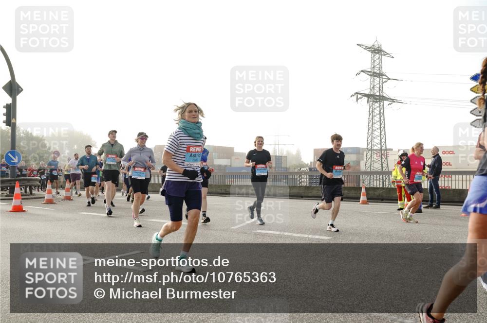 03.10.2026 - Köhlbrandbrückenlauf Michael Burmester http://msf.ph/oto/10765363 03.10.2026 09:19:45 Position 3  meine-sportfotos.de