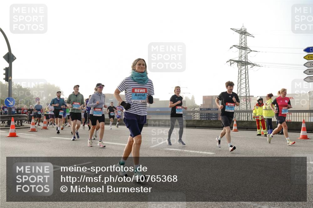 03.10.2026 - Köhlbrandbrückenlauf Michael Burmester http://msf.ph/oto/10765368 03.10.2026 09:19:45 Position 3 2980, 1118, 1 meine-sportfotos.de