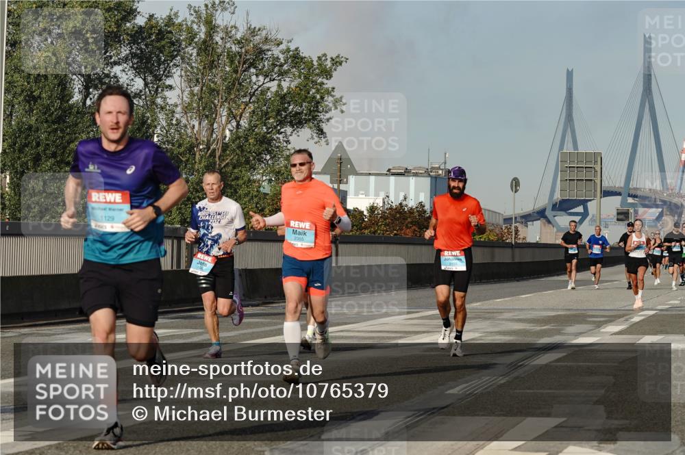 03.10.2026 - Köhlbrandbrückenlauf Michael Burmester http://msf.ph/oto/10765379 03.10.2026 09:43:09 Position 3 1129, 2355, 2155 meine-sportfotos.de