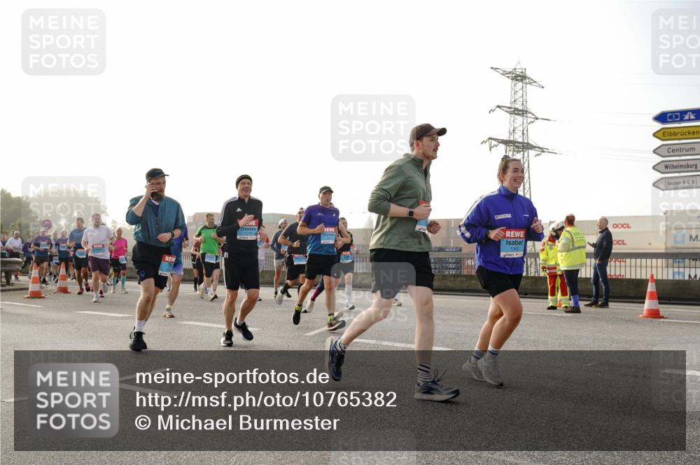 03.10.2026 - Köhlbrandbrückenlauf Michael Burmester http://msf.ph/oto/10765382 03.10.2026 09:19:48 Position 3 1345 meine-sportfotos.de