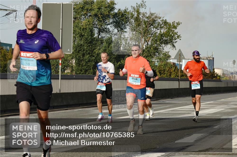 03.10.2026 - Köhlbrandbrückenlauf Michael Burmester http://msf.ph/oto/10765385 03.10.2026 09:43:10 Position 3 1129, 2355, 2155 meine-sportfotos.de