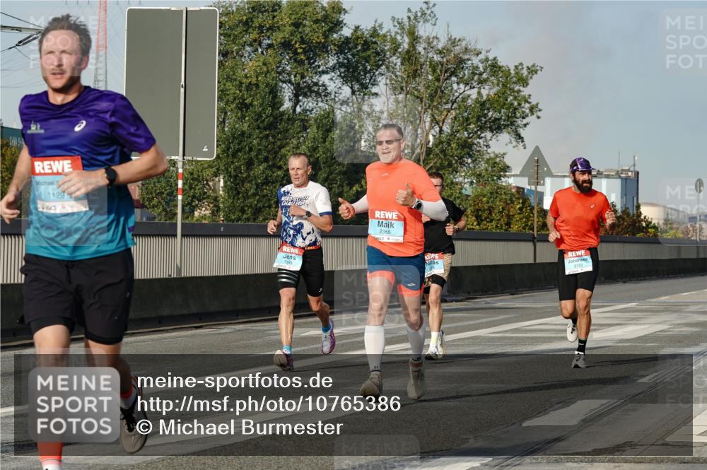 03.10.2026 - Köhlbrandbrückenlauf Michael Burmester http://msf.ph/oto/10765386 03.10.2026 09:43:11 Position 3 1129, 2355, 1545, 2155 meine-sportfotos.de