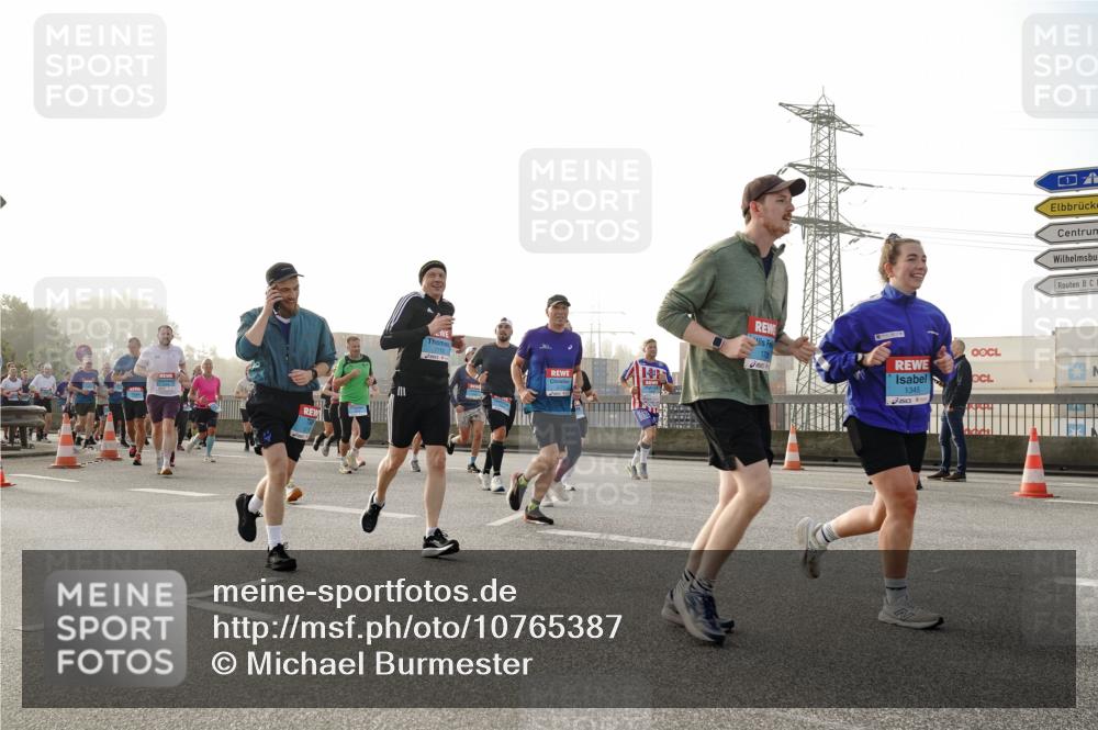 03.10.2026 - Köhlbrandbrückenlauf Michael Burmester http://msf.ph/oto/10765387 03.10.2026 09:19:48 Position 3 1113, 1345 meine-sportfotos.de