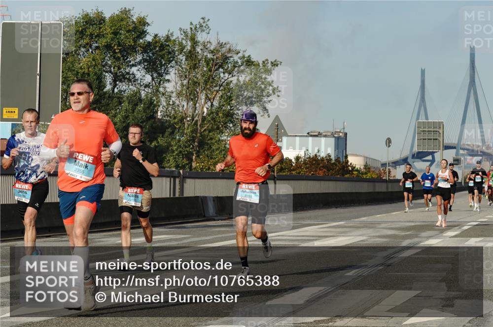 03.10.2026 - Köhlbrandbrückenlauf Michael Burmester http://msf.ph/oto/10765388 03.10.2026 09:43:12 Position 3 1545, 2355, 2155 meine-sportfotos.de
