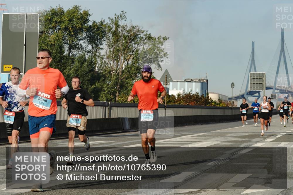03.10.2026 - Köhlbrandbrückenlauf Michael Burmester http://msf.ph/oto/10765390 03.10.2026 09:43:12 Position 3 2355, 2158, 1545, 2155 meine-sportfotos.de