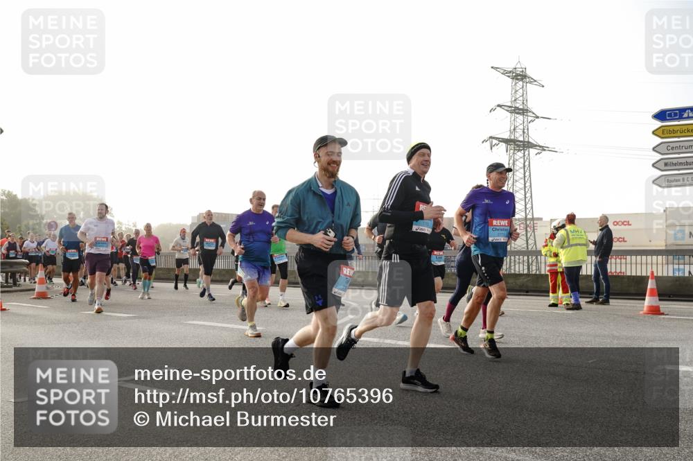 03.10.2026 - Köhlbrandbrückenlauf Michael Burmester http://msf.ph/oto/10765396 03.10.2026 09:19:49 Position 3  meine-sportfotos.de