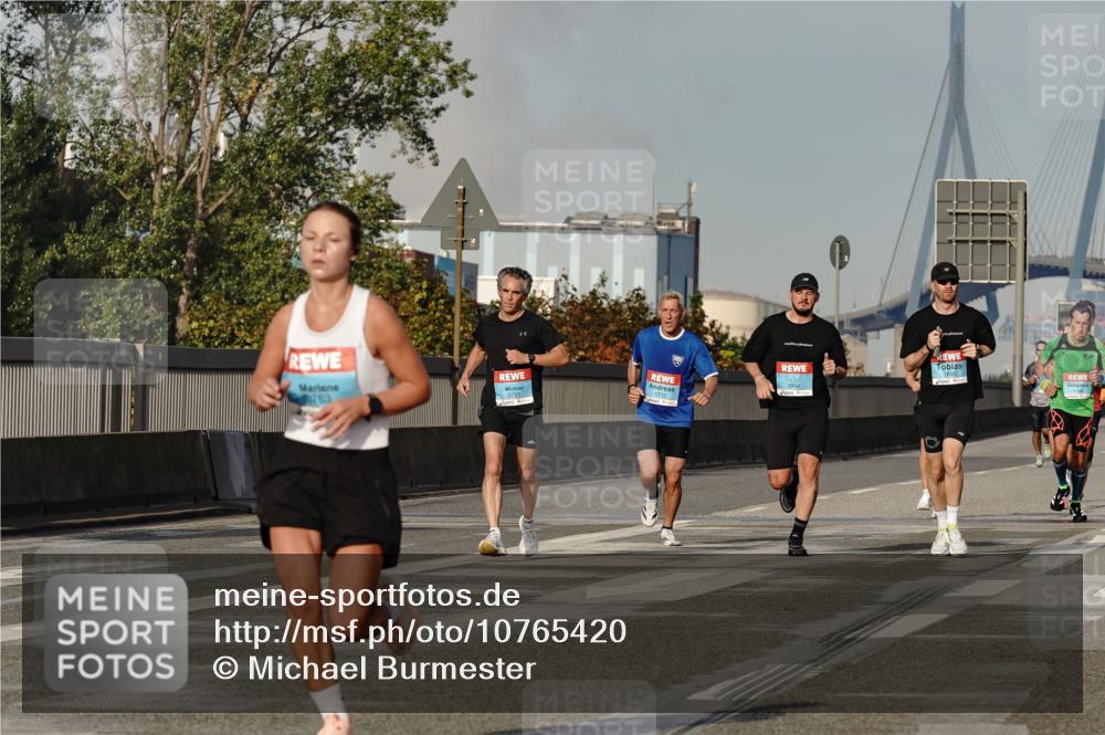 03.10.2026 - Köhlbrandbrückenlauf Michael Burmester http://msf.ph/oto/10765420 03.10.2026 09:43:20 Position 3 2656, 763, 3791, 1712 meine-sportfotos.de