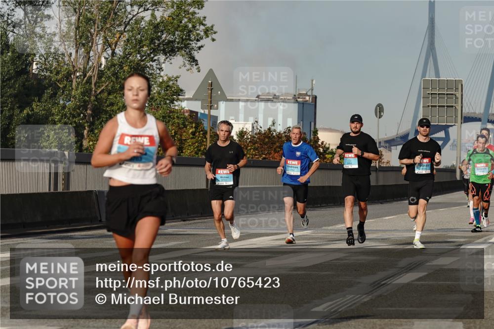 03.10.2026 - Köhlbrandbrückenlauf Michael Burmester http://msf.ph/oto/10765423 03.10.2026 09:43:20 Position 3 3791, 2656, 1712 meine-sportfotos.de