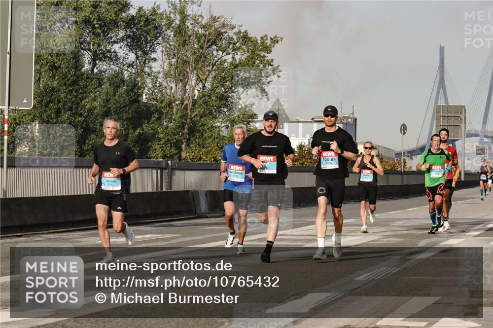 03.10.2026 - Köhlbrandbrückenlauf Michael Burmester http://msf.ph/oto/10765432 03.10.2026 09:43:24 Position 3 3791, 1712, 2656 meine-sportfotos.de