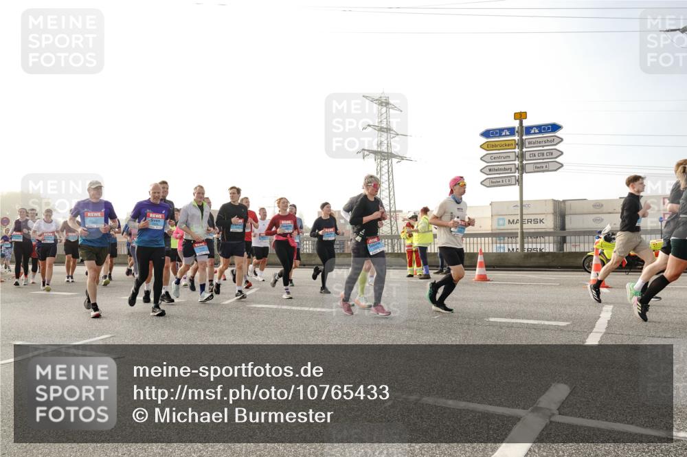 03.10.2026 - Köhlbrandbrückenlauf Michael Burmester http://msf.ph/oto/10765433 03.10.2026 09:19:55 Position 3 3 meine-sportfotos.de