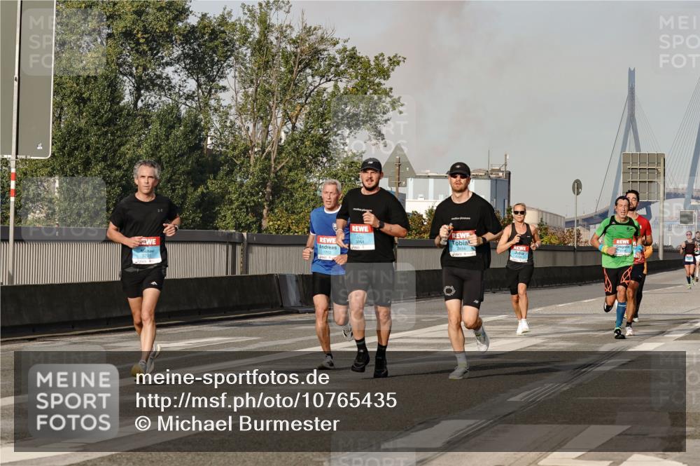 03.10.2026 - Köhlbrandbrückenlauf Michael Burmester http://msf.ph/oto/10765435 03.10.2026 09:43:24 Position 3 3864, 1712, 3791, 2656 meine-sportfotos.de