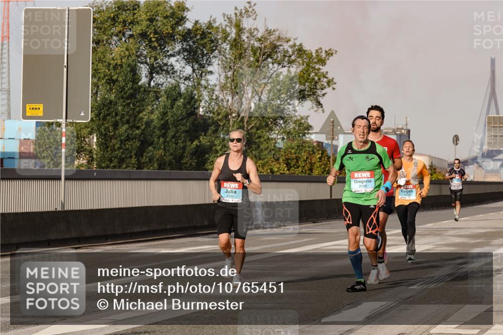 03.10.2026 - Köhlbrandbrückenlauf Michael Burmester http://msf.ph/oto/10765451 03.10.2026 09:43:29 Position 3 2339, 2046, 2356 meine-sportfotos.de
